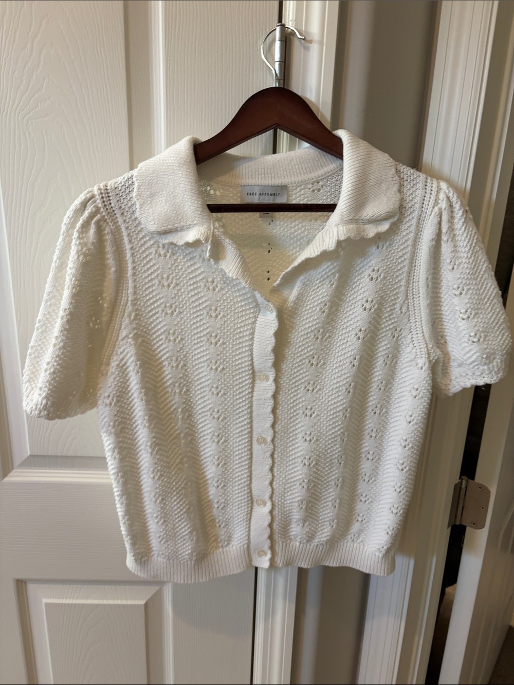 White Point-Collar Short Sleeve Knit Cardigan by Free Assembly